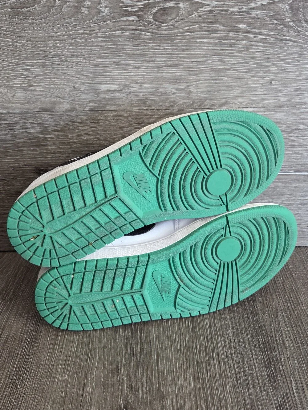 Air Jordan 1 Low Lucky Green White Black 553558-129 Men’s US 8